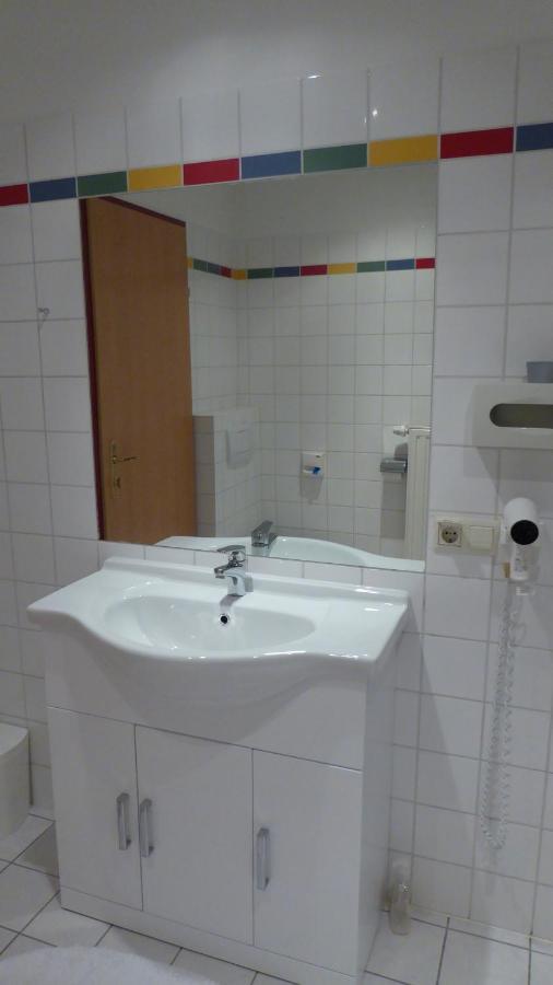 Familien Chalet Mit Direktem Bademantelgang Zur Therme ルッツマンスブルク エクステリア 写真